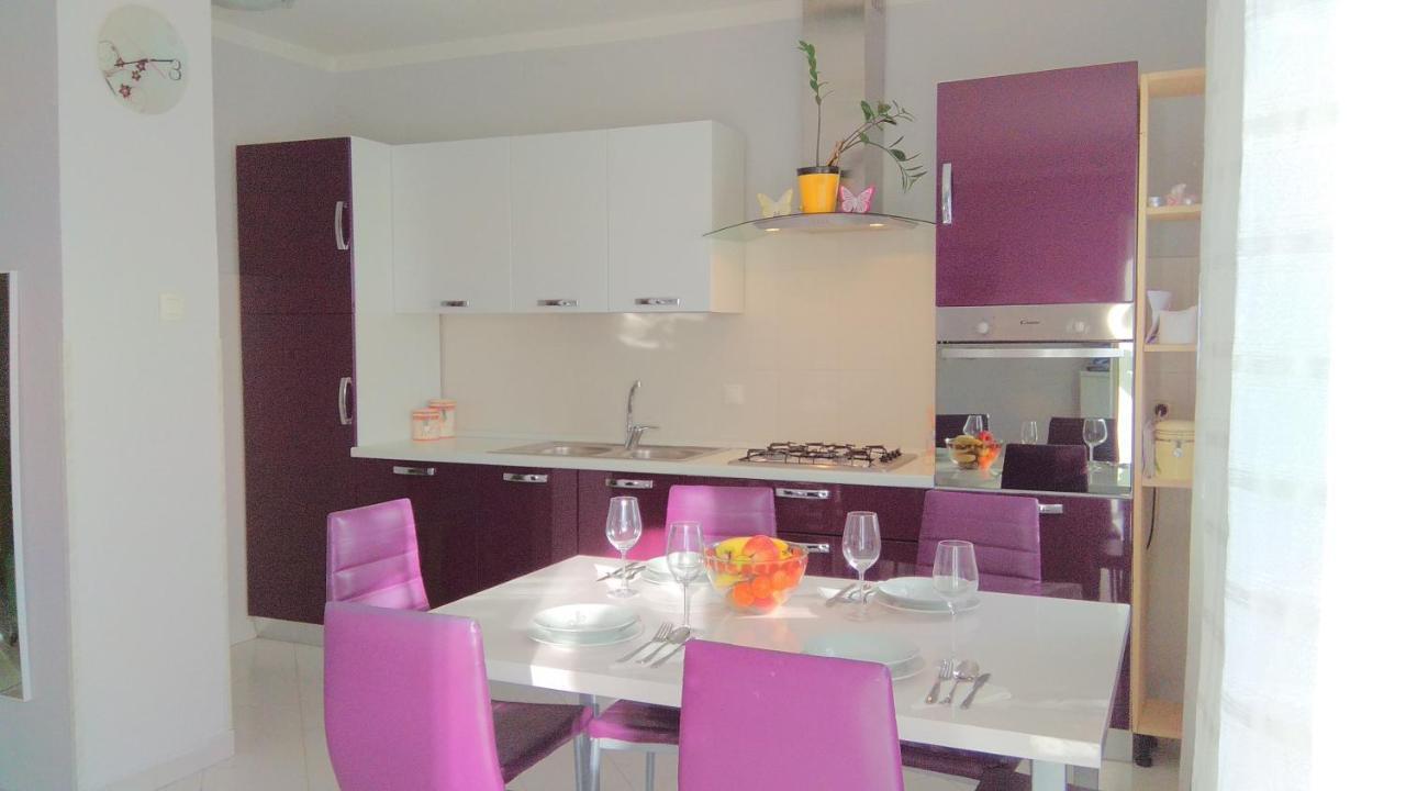 Laura Appartement Koromačno Buitenkant foto