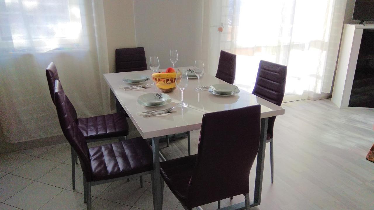 Laura Appartement Koromačno Buitenkant foto