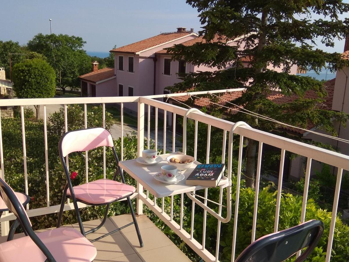Laura Appartement Koromačno Buitenkant foto