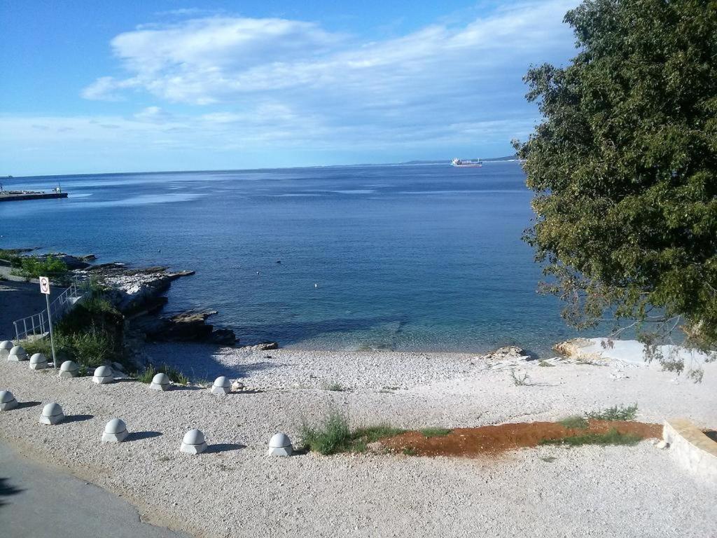 Laura Appartement Koromačno Buitenkant foto